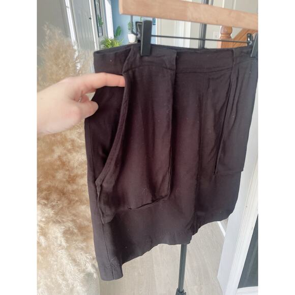 B1G2 FREE 🍁 Black Utility Cargo Mini Skirt Size 16 Petite Casual Minimalist - Picture 3 of 6